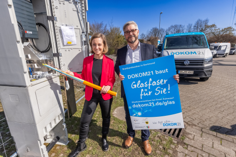 v.l.: Heike Marzen, Geschäftsführerin der Wirtschaftsförderung Dortmund; Marko Iaconisi, Geschäftsführer von DOKOM21;