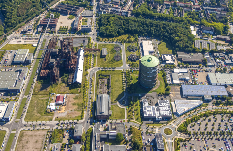 Luftbild PHONIX West mit Gasgebläsehalle, Pumpenhaus und Gasometer und natürlich mit dem Hochofen 